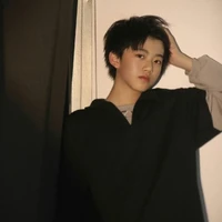 Trương Hàm Thụy-Anh