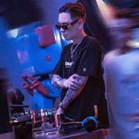 Bùi Thế Anh-Andree right hand