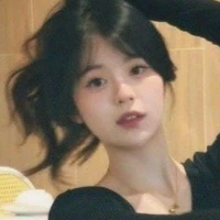 Lục Khả Vy - Cô