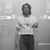 Min Yoongi - hắn