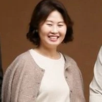 mẹ cô