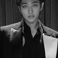 Kim Namjoon-ba Hắn