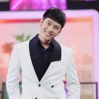 Gin Tuấn Kiệt - Em trai Cô