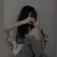 Trương Thiên Nhi ( chị gái anh)