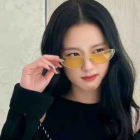 Kim Jisoo ( y ) 
