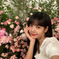 Lalisa Manobal ( cô) 