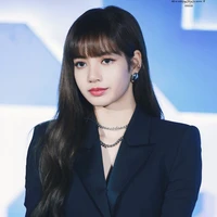 LaLisa Manoband(cô)