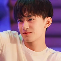 Dịch Dương Thiên Tỉ_anh