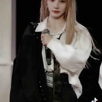 Trần Kha(cô)