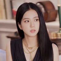 Kim Jisoo (cô)