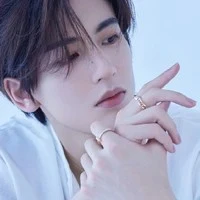 Hàn thiên Long  Ba nu9 và anh nu9