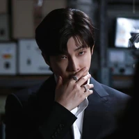 namjoon- bạn hắn