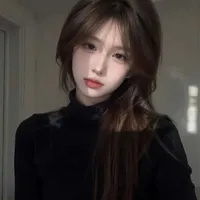 lưu Thiên Hoa "bạn cô"