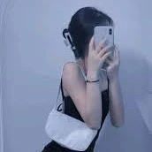 Hàn Thiên Nhi - em họ nu9 (em gái Huy)