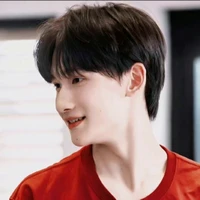 Dư Vũ Hàm _ hắn