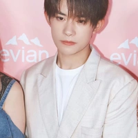 Dịch Dương Thiên Tỉ