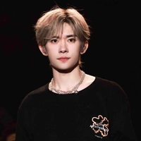 Dịch Dương Thiên Tỉ_Anh