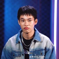 con điêng simp Dlow