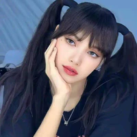 Lisa Manobal. bd: Lisa