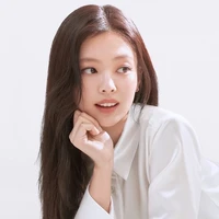 Jennie ( Em )