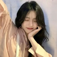 Hạ Gia Hân (chị cô)