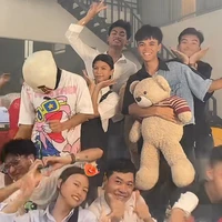 Tất cả mọi người