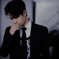 Vương Nhất Bác - hắn