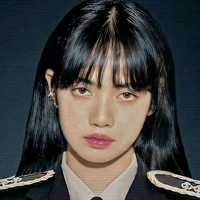 Lisa Manoban [ cô ]