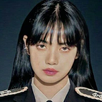 Lisa Manoban [ cô ]