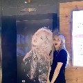 Vi