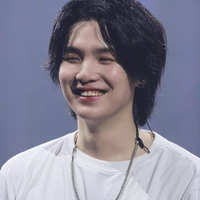 Min Yoongi ( Suga )
