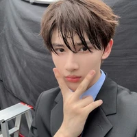 Dư Vũ Hàm ( Hắn Ta )