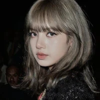 Lalisa Manoban ( cô)