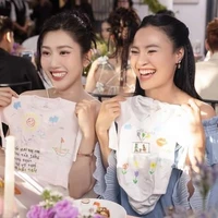 Tác giả lạnh lùng mà mấy độc giả nói nè