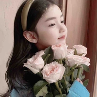 Tống Hinh Ca lúc nhỏ