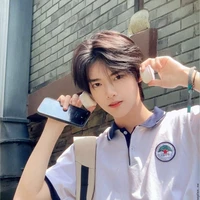 Enzo ( anh cả )