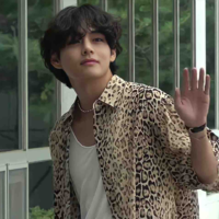 Kim Taehyung/V (cậu)