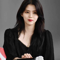 Han So-hee (Mẹ cô và Jimin)