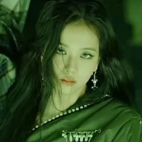 Kim Jisoo ( Y )