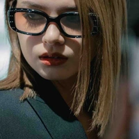 Becky Armstrong ( cô) )