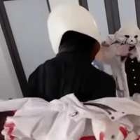 606