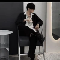 Hàn Khắc Việt/anh2 của cô