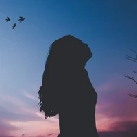 người bí ẩn nữ