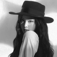 KIM JENNIE