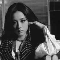 KIM JISOO