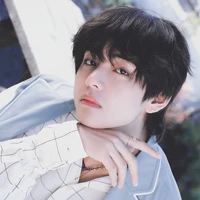KIM TAEHUYNH - V