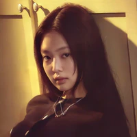 Kim Jennie - Em