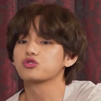 Kim Taehyung [ Em ]
