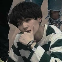 Min Yoongi ( Suga )