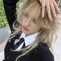 Jeon Somi.